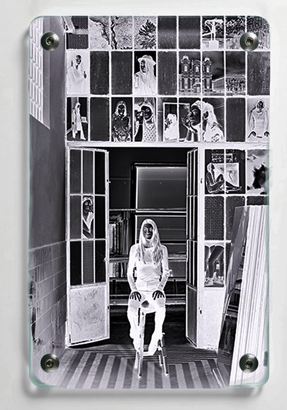 Glass plate - Univers propriu - Ioachim Damian Cosmin - 2025